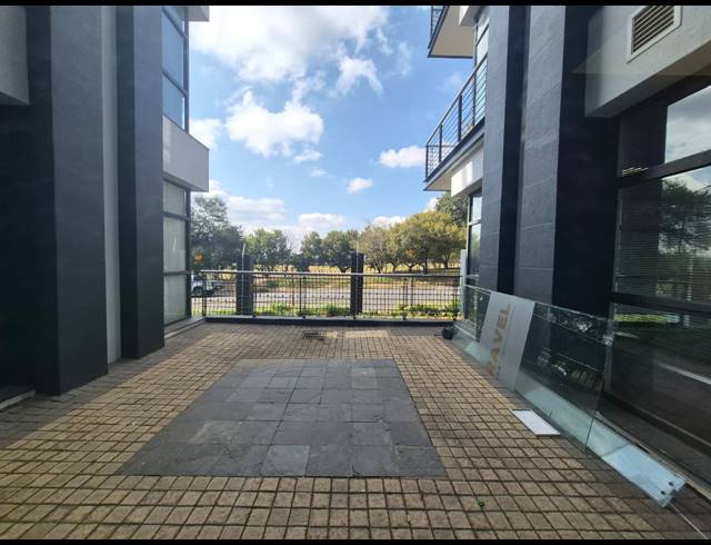 146M² OFFICE TO LET IN SANDHURST